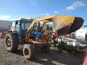 Tractor Ford 7610 con pala 75 CV